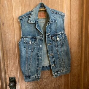 Vintage Levi’s Sleeveless Denim Jean Jacket Women’s Size Small